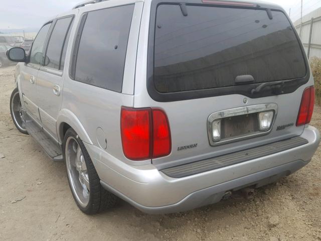 5LMPU28A1YLJ11378 - 2000 LINCOLN NAVIGATOR Gümüş foto 3