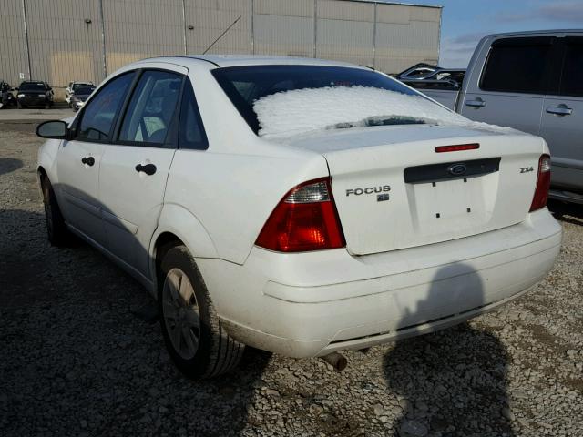 1FAFP34N36W161001 - 2006 FORD FOCUS ZX4 WHITE photo 3