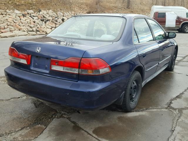 1HGCF86662A070638 - 2002 HONDA ACCORD VAL BLUE photo 4