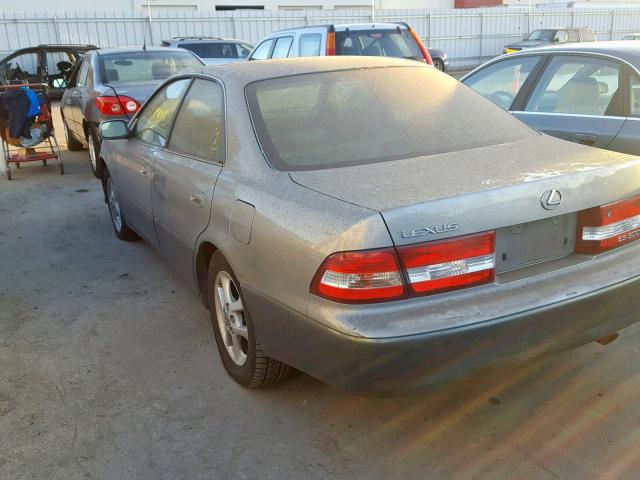 JT8BF28G315106790 - 2001 LEXUS ES 300 GRAY photo 3