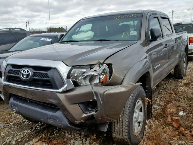 3TMMU4FN7FM085604 - 2015 TOYOTA TACOMA DOU BROWN photo 2