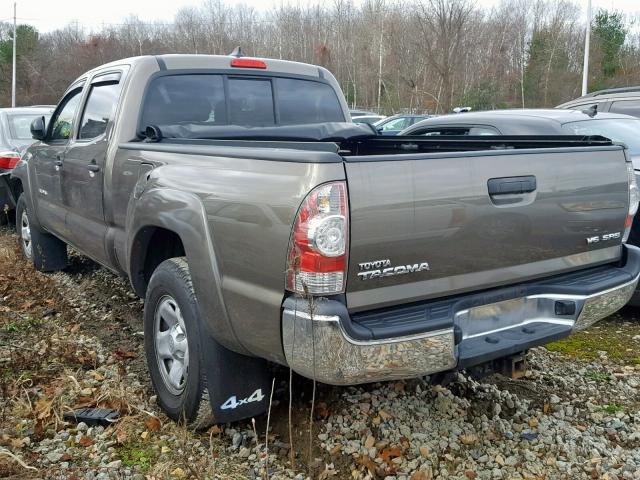 3TMMU4FN7FM085604 - 2015 TOYOTA TACOMA DOU BROWN photo 3