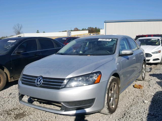 1VWBH7A33DC021784 - 2013 VOLKSWAGEN PASSAT SE SILVER photo 2