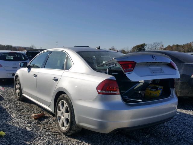 1VWBH7A33DC021784 - 2013 VOLKSWAGEN PASSAT SE SILVER photo 3