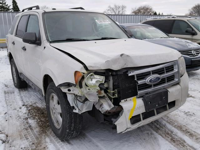 1FMCU9D75AKC84031 - 2010 FORD ESCAPE XLT WHITE photo 1