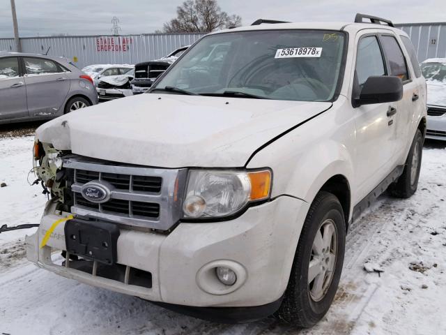 1FMCU9D75AKC84031 - 2010 FORD ESCAPE XLT WHITE photo 2