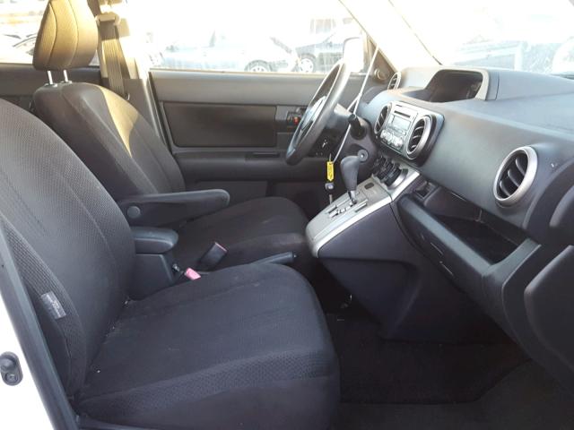 JTLKE50E491081258 - 2009 TOYOTA SCION XB Ақ фото 5