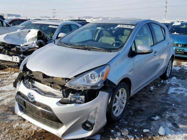 JTDKDTB34F1094375 - 2015 TOYOTA PRIUS C SILVER photo 2