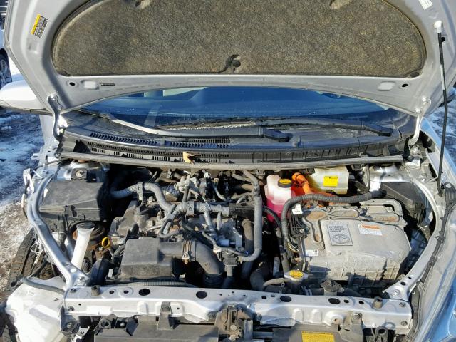 JTDKDTB34F1094375 - 2015 TOYOTA PRIUS C SILVER photo 7