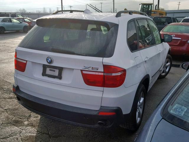 5UXFE4C51AL381835 - 2010 BMW X5 XDRIVE3 WHITE photo 4