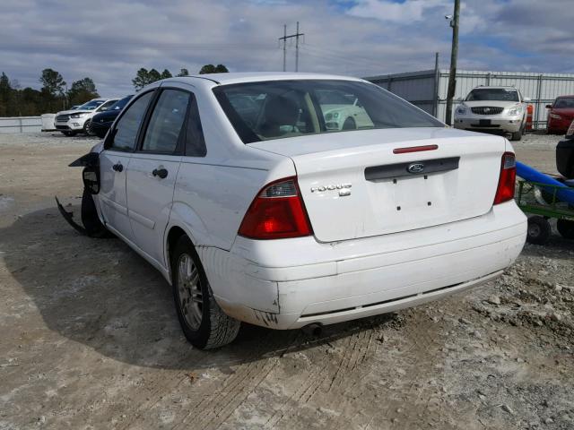 1FAFP34N87W183285 - 2007 FORD FOCUS ZX4 WHITE photo 3