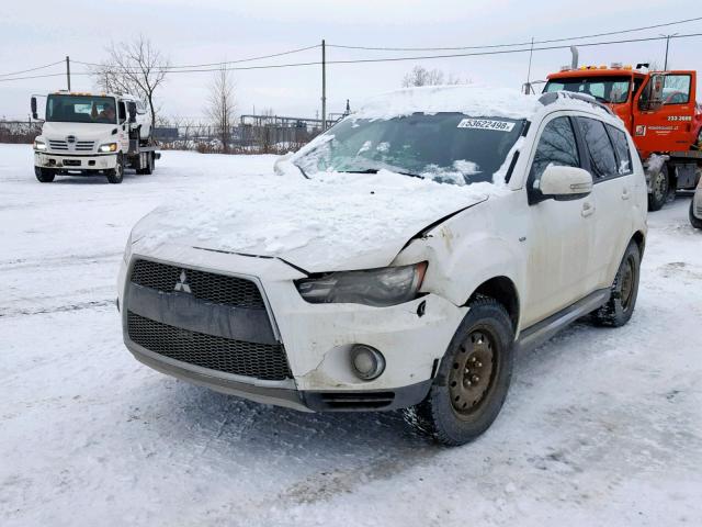 JA4JT5AX1BU602674 - 2011 MITSUBISHI OUTLANDER WHITE photo 2