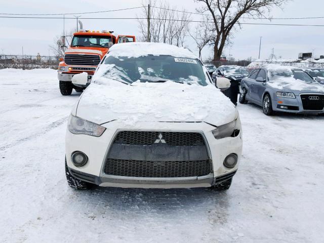 JA4JT5AX1BU602674 - 2011 MITSUBISHI OUTLANDER WHITE photo 9