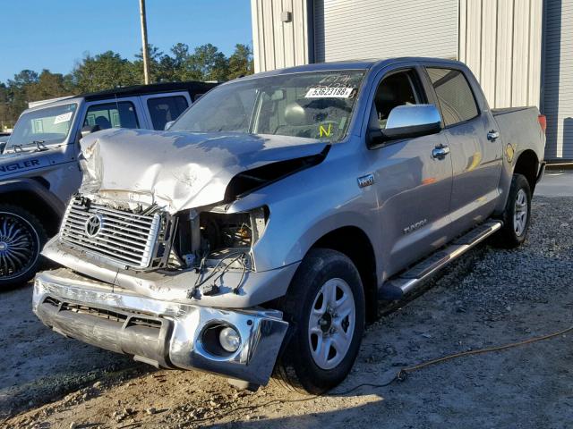 5TFFY5F14BX106722 - 2011 TOYOTA TUNDRA CRE SILVER photo 2