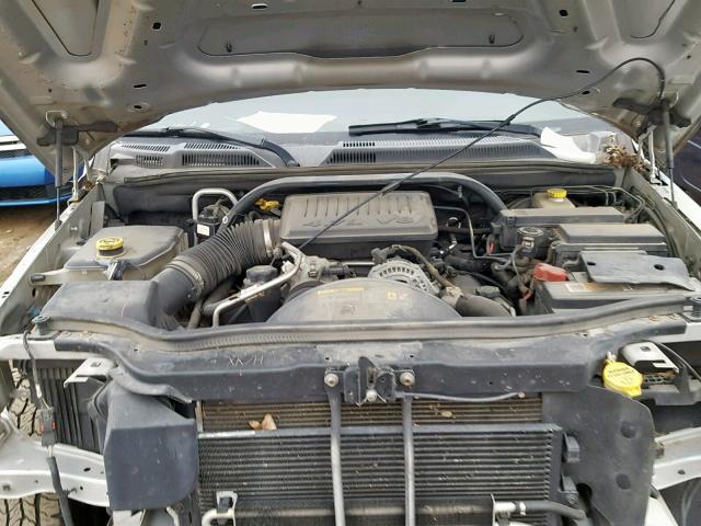 1J8HG48N86C225594 - 2006 JEEP COMMANDER Gümüş foto 7