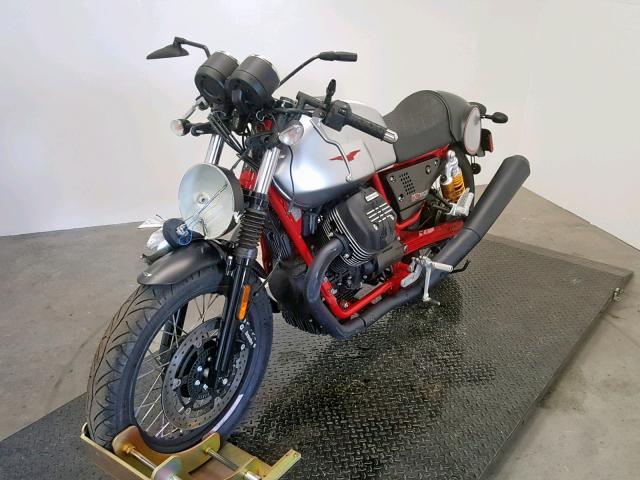 ZGULDUB02HM000119 - 2017 MOTO GUZZI V7 III RAC RED photo 19