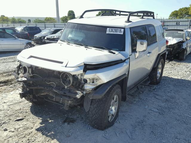 JTEBU11F970048348 - 2007 TOYOTA FJ CRUISER SILVER photo 2