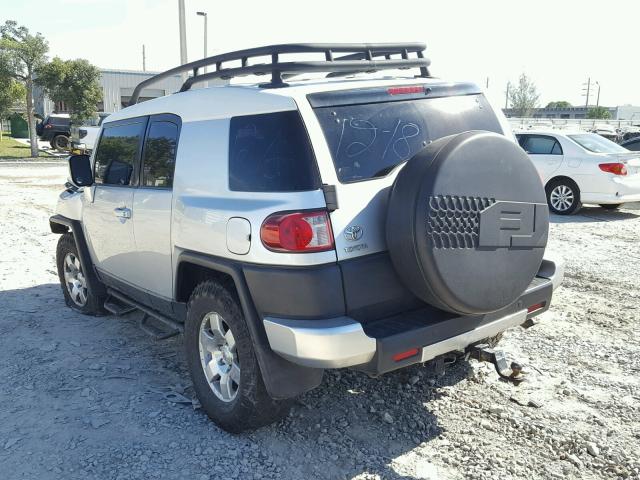 JTEBU11F970048348 - 2007 TOYOTA FJ CRUISER SILVER photo 3