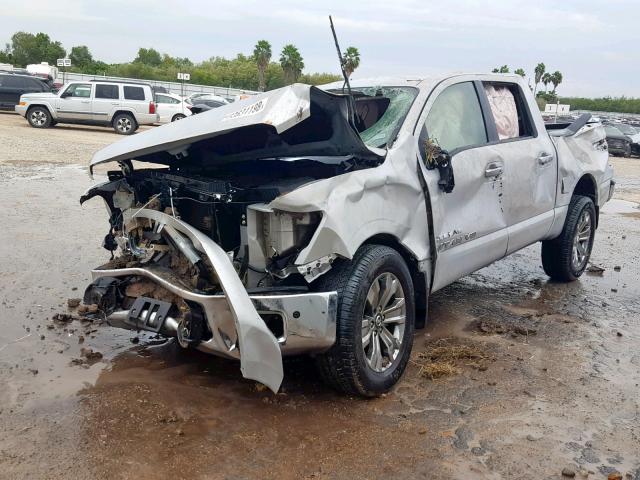 1N6AA1E53JN512090 - 2018 NISSAN TITAN SV SILVER photo 2