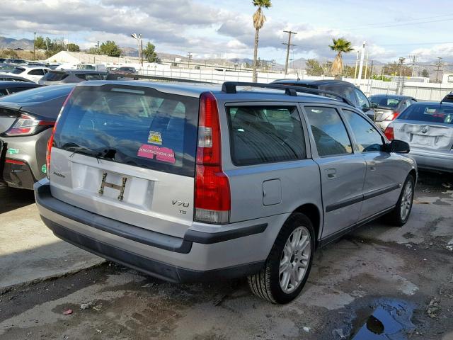 YV1SW53D411014752 - 2001 VOLVO V70 T5 TUR SILVER photo 4