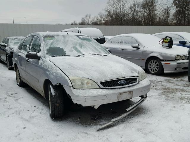 1FAFP34N55W309471 - 2005 FORD FOCUS ZX4 SILVER photo 1