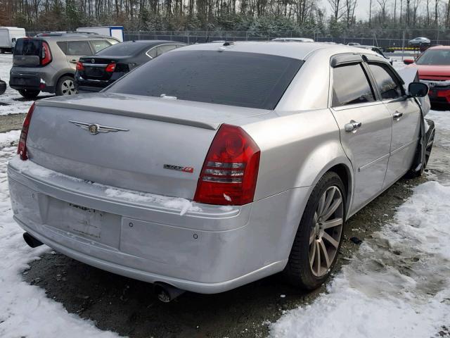 2C3LA73W57H841244 - 2007 CHRYSLER 300C SRT-8 SILVER photo 4