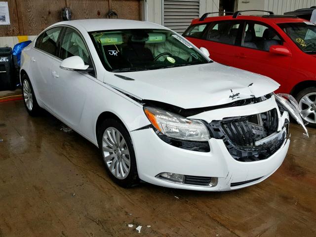 2G4GR5EK8C9128875 - 2012 BUICK REGAL WHITE photo 1