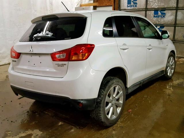 4A4AR3AU4FE033648 - 2015 MITSUBISHI OUTLANDER WHITE photo 4