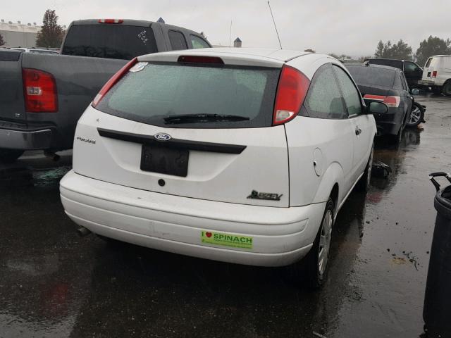 1FAFP31N97W135959 - 2007 FORD FOCUS ZX3 WHITE photo 4