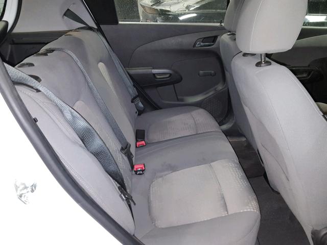 1G1JA6SH1C4161843 - 2012 CHEVROLET SONIC LS WHITE photo 6