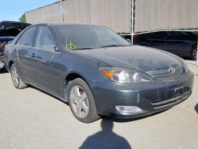 JTDBE32K920124345 - 2002 TOYOTA CAMRY LE GREEN photo 1