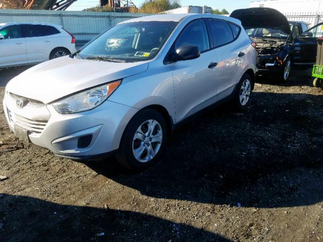 KM8JT3AB6CU391371 - 2012 HYUNDAI TUCSON GL SILVER photo 2