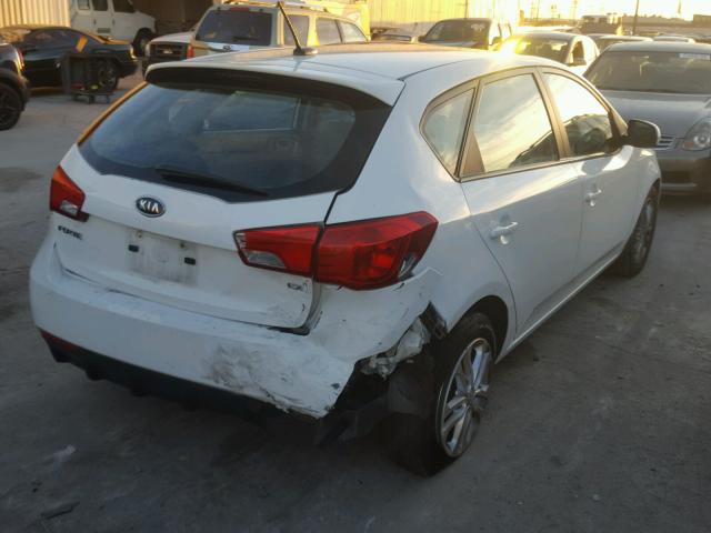 KNAFU5A26C5569032 - 2012 KIA FORTE EX WHITE photo 4