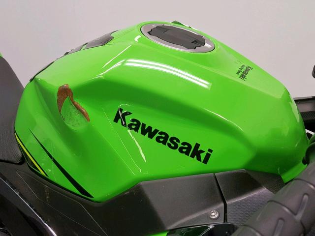 JKAEXKG12JDA05560 - 2018 KAWASAKI EX400 GREEN photo 19