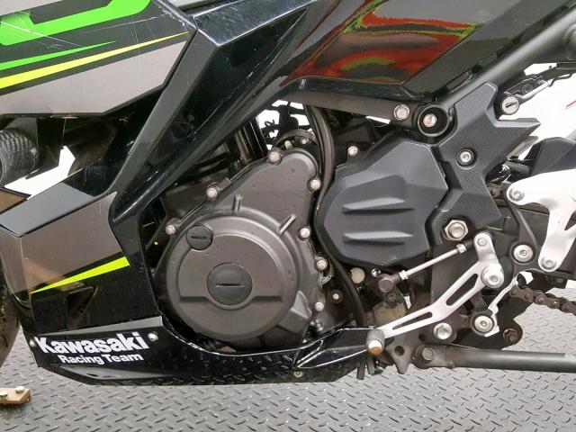 JKAEXKG12JDA05560 - 2018 KAWASAKI EX400 GREEN photo 6