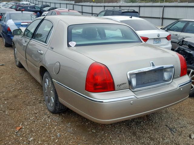 1LNHM82W55Y667433 - 2005 LINCOLN TOWN CAR S BEIGE photo 3