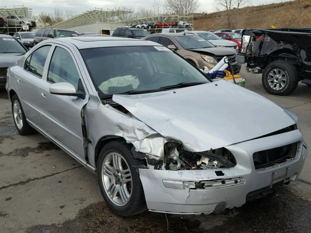 YV1RS592052435173 - 2005 VOLVO S60 2.5T SILVER photo 1