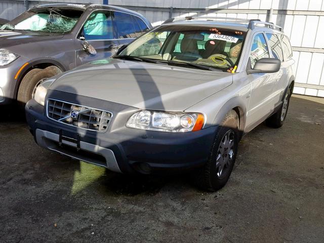 YV4SZ592861222639 - 2006 VOLVO XC70 SILVER photo 2