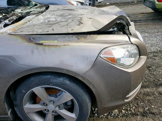 1G1ZC5E04CF288877 - 2012 CHEVROLET MALIBU 1LT BROWN photo 9