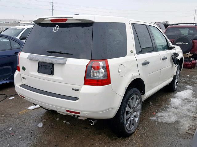 SALFT24N18H067652 - 2008 LAND ROVER LR2 HSE TE WHITE photo 4