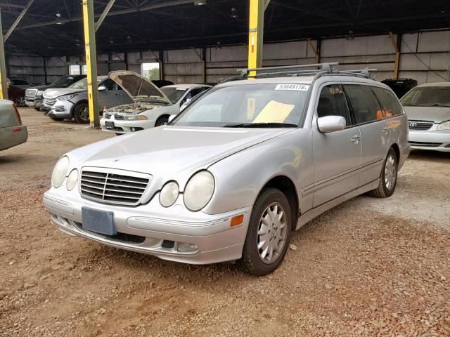 WDBJH82J1YX040686 - 2000 MERCEDES-BENZ E 320 4MAT SILVER photo 2