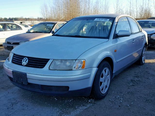 WVWMA63B4XE447569 - 1999 VOLKSWAGEN PASSAT GLS SILVER photo 2