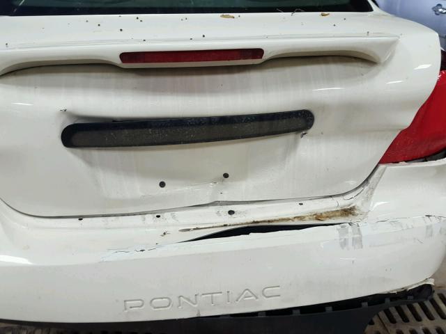 2G2WP552281141833 - 2008 PONTIAC GRAND PRIX WHITE photo 9