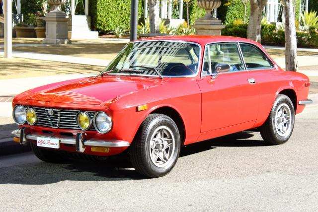 3025685 - 1974 ALFA ROMEO GTV RED photo 2