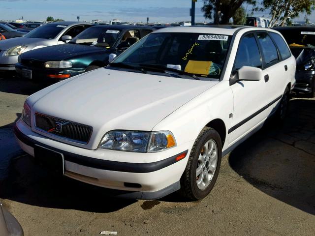 YV1VW2558YF566494 - 2000 VOLVO V40 WHITE photo 2