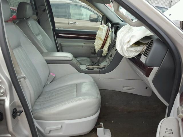 5LMEU88H95ZJ26243 - 2005 LINCOLN AVIATOR 银色 照片 5