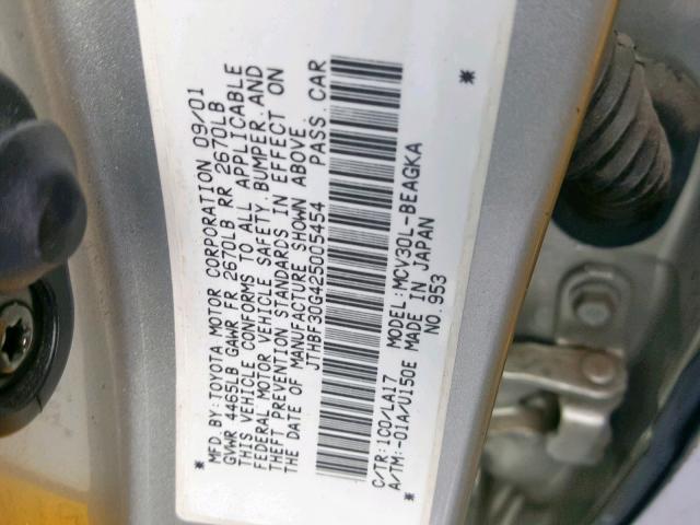 JTHBF30G425005454 - 2002 LEXUS ES 300 SILVER photo 10