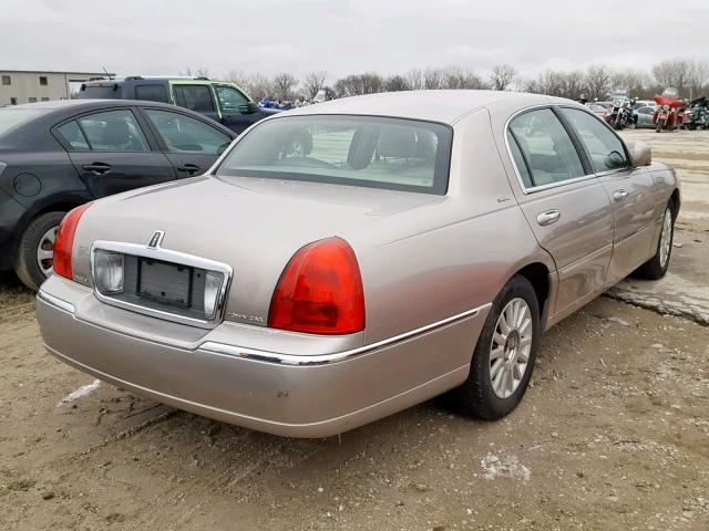 1LNHM81W63Y678150 - 2003 LINCOLN TOWN CAR E BEIGE photo 4