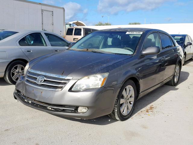 4T1BK36B45U050537 - 2005 TOYOTA AVALON XL GRAY photo 2