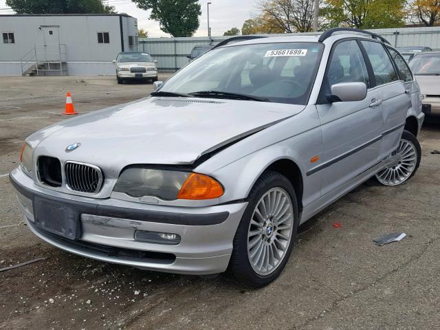 WBAAW33401ET40673 - 2001 BMW 325 IT SILVER photo 2